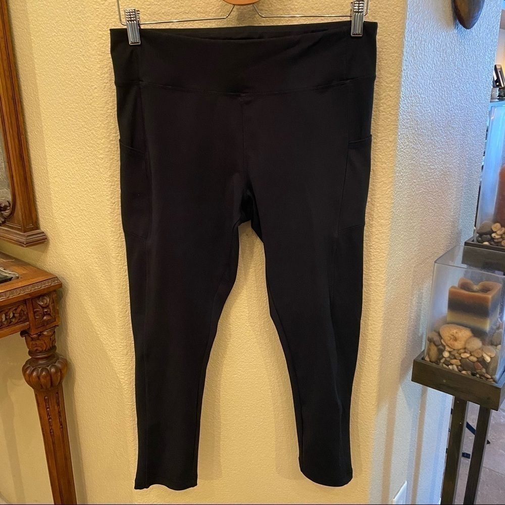 JOCKEY Women Black Cropped Pants Size Large